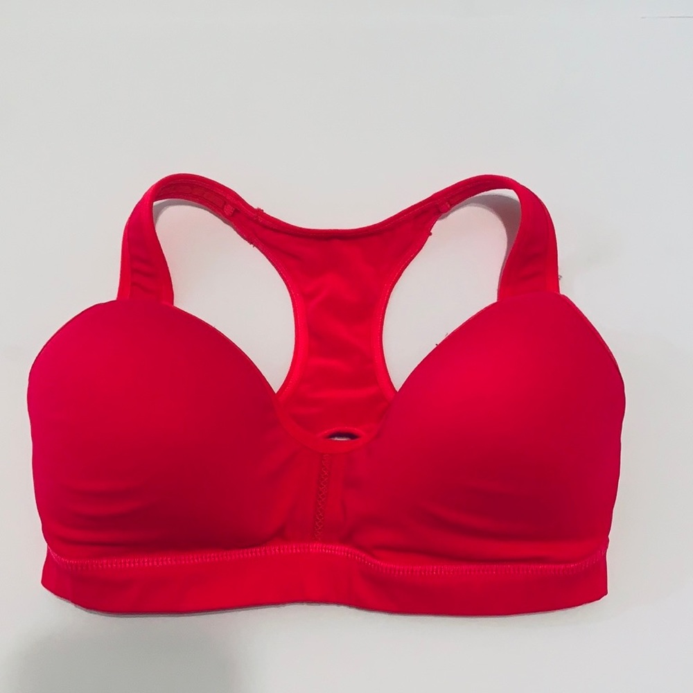 Woman’s XS Marika Hot Pink Padded Athletic Sports Bra No Wires. Preowned.